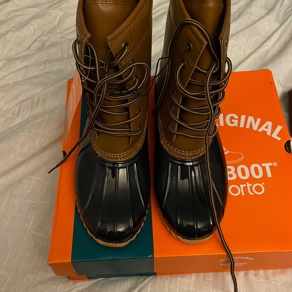 NWT Sporto duck boots